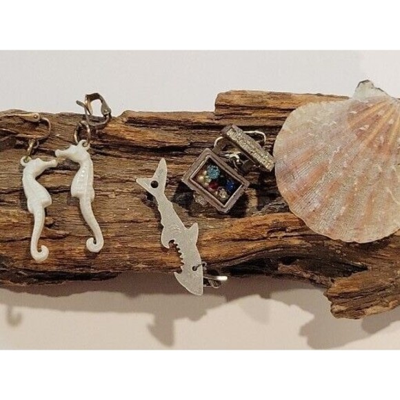 Rare Vintage Plastic Seahorse Treasure Chest Shark Ocean Theme Clip Earrings Lot - Picture 2 of 14
